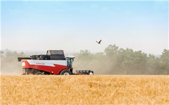 «Пришел, проверил, запустил»: как красноярским аграриям помогает сельхозтехника Ростсельмаш