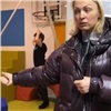 Жительница Покровки пожаловалась на избиение ее ребенка мужчиной в игровой комнате. Свидетели факт насилия отрицают