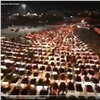 Красноярские автомобилисты выстроились в гигантскую ёлку из 700 машин. Она стала самой большой в России (видео)