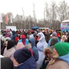 «Небывалый ажиотаж»: костюмированный фестиваль ходьбы собрал более 500 красноярцев (видео)