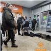 В Красноярске двое мужчин устроили драку в магазине DNS (видео)