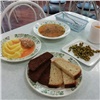 «В моем детстве еда была хуже»: красноярские фудблогеры оценили блюда в школьных столовых