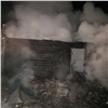 В Хакасии при пожаре в бревенчатом доме погибла семья с ребенком