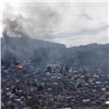 Красноярцев напугал густой черный дым от пожара в СНТ (видео)