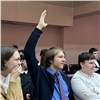 В Норильске молодые парламентарии отправились в «турне» по школам города