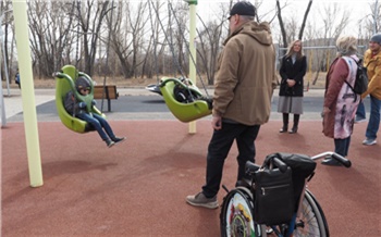 «Доступная среда для детей и взрослых»: в Красноярске на Острове Отдыха открылся инклюзивный парк
