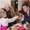 Михаил Котюков поздравил с Днем Победы 97-летнего ветерана