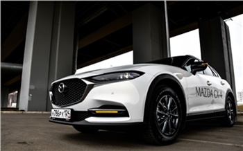 «Высокий, городской, умный»: тест-драйв нового кроссовера Mazda CX-4 в Красноярске