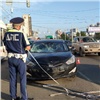 «Бежали на „красный“»: в Красноярске на Авиаторов автомобилист сбил женщину и подростка (видео)
