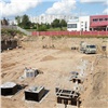 Мэр Красноярска проверил строительство бассейна в Солнечном и обсудил с жителями микрорайона улучшение дорожной сети 