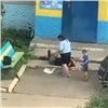 В Лесосибирске жена избила мужа за пьянство на глазах у маленького сына (видео) 