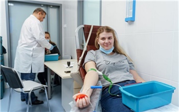 «Делаем мир добрее»: в Красноярске прошел День донора для металлургов