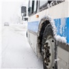 Двух школьников в Красноярске выгнали из автобуса на мороз из-за сломанного терминала