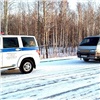 В Красноярском крае автоинспекторы спасли замерзающего на трассе вахтовика