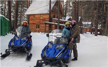 Альпинизм, частушки и прогулки на снегоходах: как красноярки поздравляли мужчин с 23 Февраля