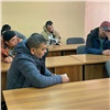 Полные нелегальных мигрантов машины такси задержали на севере Красноярского края (видео)
