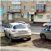 Красноярских автохамов почти отучили парковаться на газонах улицы Дубровинского 