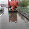 Затяжной дождь подтопил Красноярск: на дороги вывели откачивающую технику