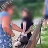 42-летняя красноярка связала девочку, заподозрив ее в краже самоката (видео)
