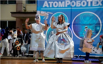 «Вчера и завтра встречаются сегодня»: как Зеленогорск отметил 80-летний юбилей отрасли