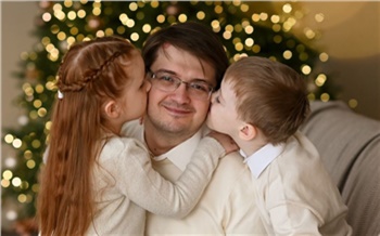 «Не пью, не курю — просто собираю кукол!»: как инженер из Красноярска стал коллекционером игрушек