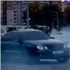 Красноярца на тонированном «Мерседесе» наказали за дрифт в оживленном месте (видео)
