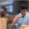 Красноярец приставал к девочкам-подросткам в кафе на Театральной площади (видео)
