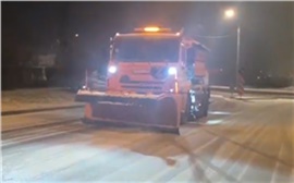 Красноярские дорожники отчитались о борьбе с первым серьезным гололедом (видео)