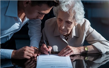 «Бабка-террор» на рынке жилья: что это такое и как красноярцам не остаться без денег и квартиры