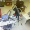Несостоявшегося грабителя банка на правобережье Красноярска всё еще не поймали