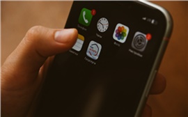 «Только через MAX»: на Госуслугах из-за мошенников планируют отключить авторизацию через СМС