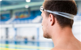 В Красноярске тренера по плаванию обвиняют в домогательствах к девочкам