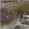 В&#160;Красноярске автоледи сбила невнимательную школьницу (видео)