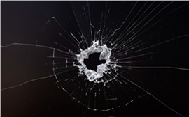 В Красноярске расстреляли машины на Киренского 