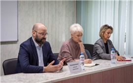 Глава Минздрава Красноярского края пообещал не закрывать сельские больницы