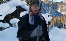 Хакасская отшельница Агафья Лыкова пожаловалась на боли в суставах