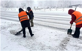 «Противогололедные материалы не работают»: красноярцев просят быть осторожнее на дорогах 