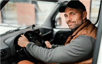 Просроченные права, тонировка и рейтинг автошкол: что важно знать автолюбителям в 2026 году