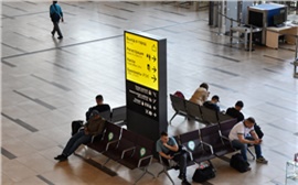 Два рейса из Красноярска на заграничные курорты задержаны на 20 часов и более