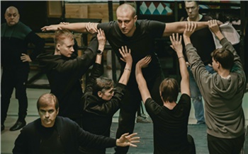 «История шута на новый лад»: как в Красноярске готовятся к премьере оперы «Риголетто» 