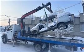 В Красноярске продолжается вывоз брошенного транспорта 