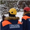 Спасатели помогли застрявшему в снегу мужчине на снегоходе под Красноярском