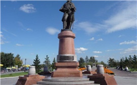 Памятник Резанову в Красноярске уберут с площади Мира