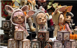 «Я с ними разговариваю!»: что красноярцам показали на первой выставке авторских кукол