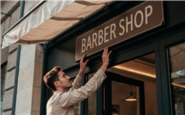 Красноярские эксперты пояснили, какие слова на вывесках попадут под запрет с 1 марта