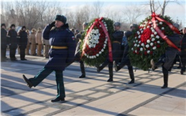 В Красноярске почтили память защитников Отечества