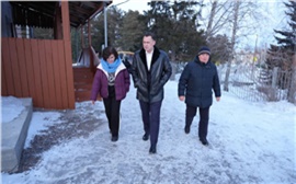 «Вопросов много»: мэр Красноярска пообещал решить главные проблемы Минино и Элиты