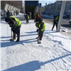 В Красноярске устраняют последствия снегопада (видео)