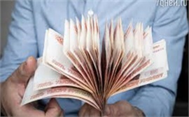Средняя зарплата в России за месяц выросла на 40 тыс. рублей