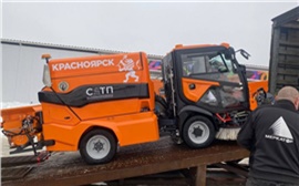 «Получили вакуумно-подметальные пылесосы»: мэр Красноярска показал новую технику для уборки дорог